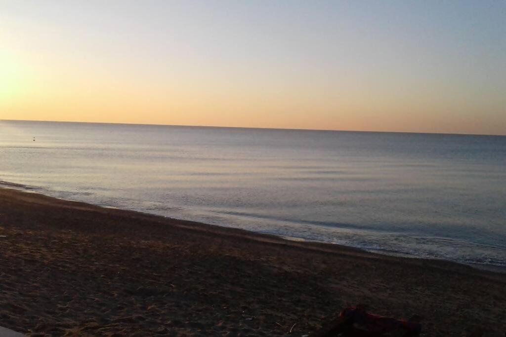 Larte Al Mare Vicino Spiaggia Con Ac E Wifi Apartment Savona Exterior photo